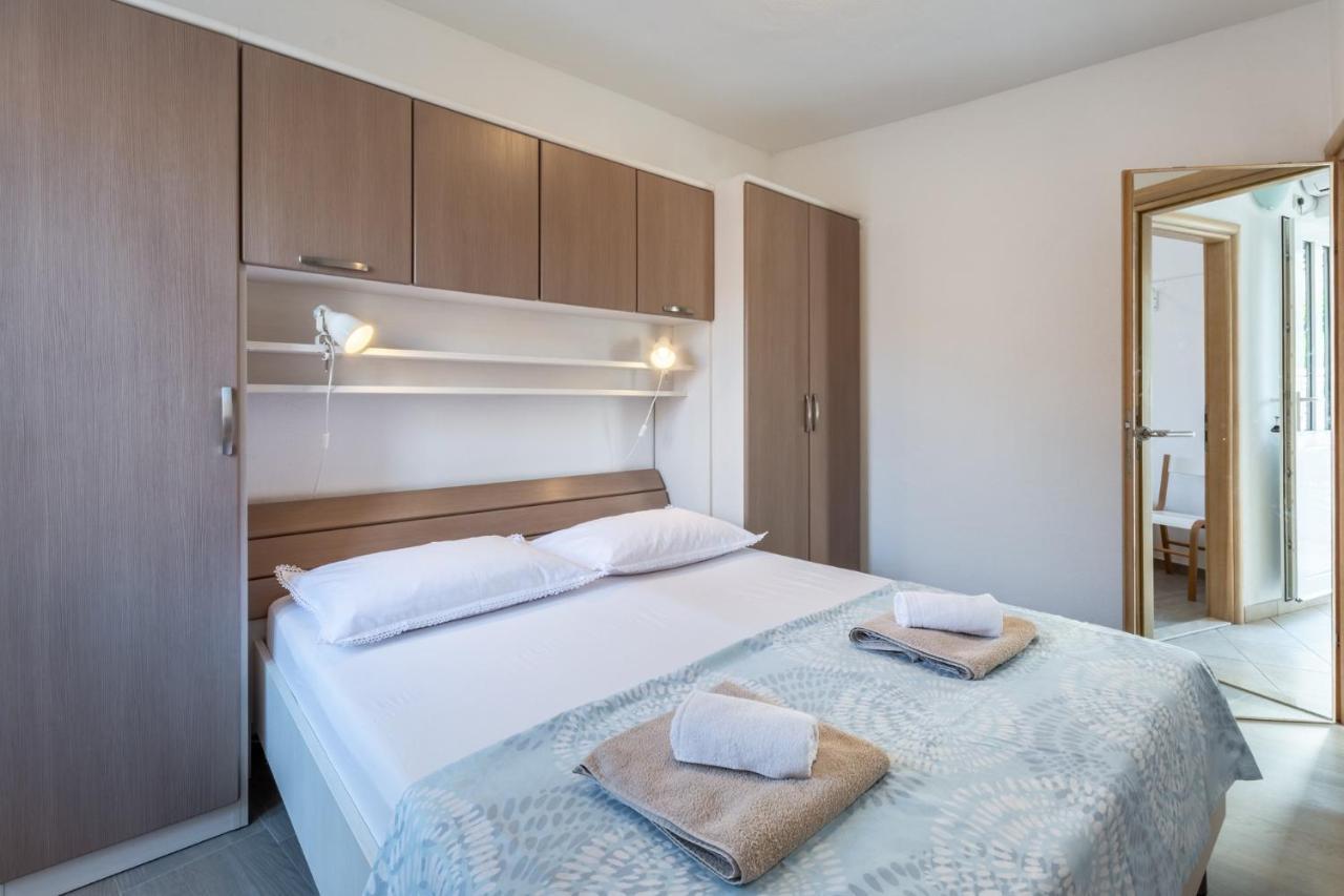 Apartments Sonja Pucisca Zewnętrze zdjęcie