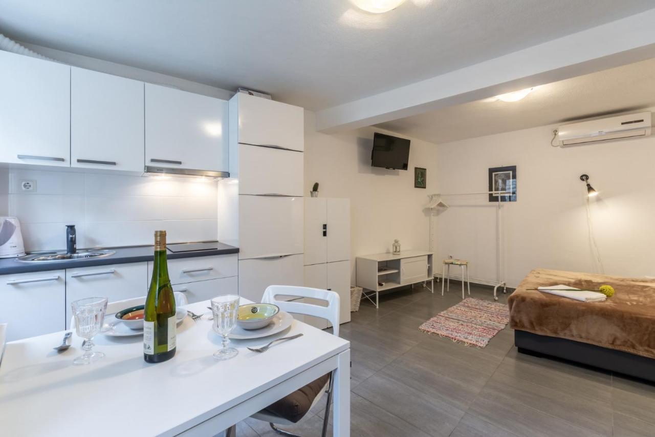 Apartments Sonja Pucisca Zewnętrze zdjęcie
