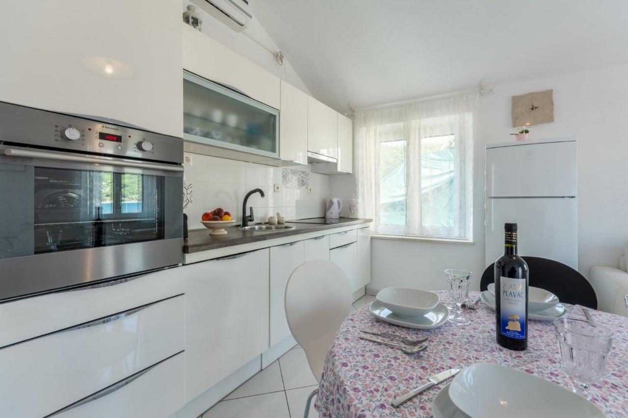 Apartments Sonja Pucisca Zewnętrze zdjęcie
