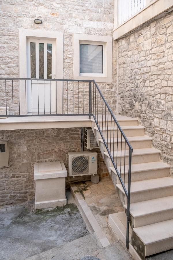Apartments Sonja Pucisca Zewnętrze zdjęcie