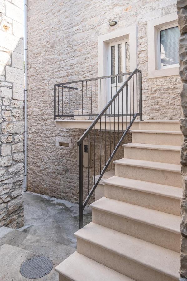 Apartments Sonja Pucisca Zewnętrze zdjęcie