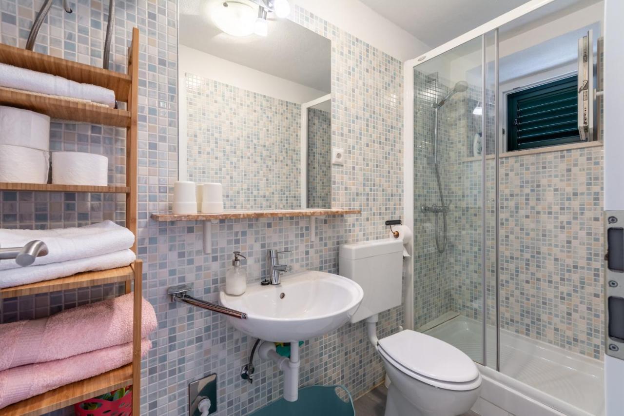 Apartments Sonja Pucisca Zewnętrze zdjęcie